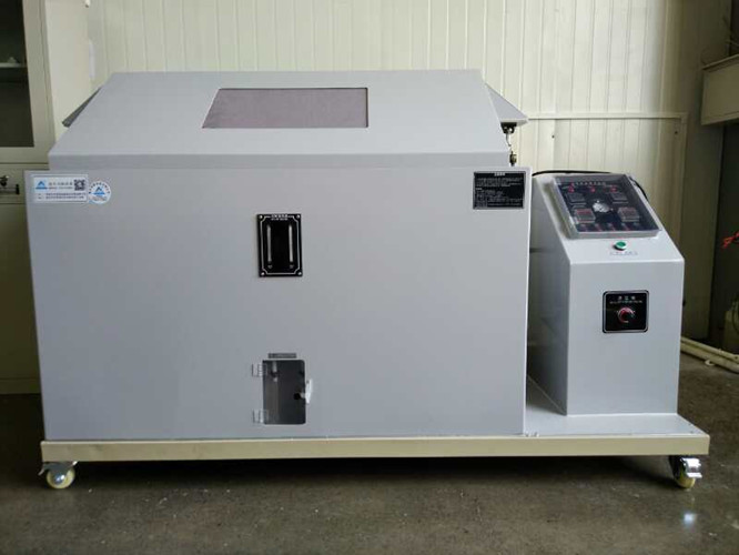 盐雾试验箱里的喷嘴维护也很重要